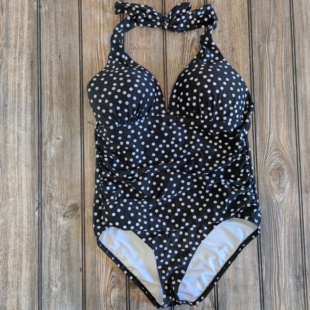 Chaps size 12 polkadot one piece swimsuit in excellent condition black